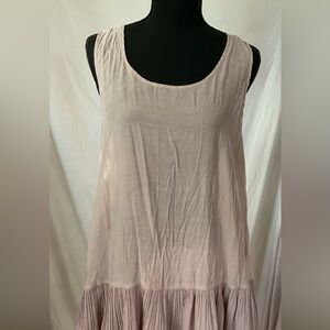 Sleeveless Pleated Hem Midi Dress in Light Blush